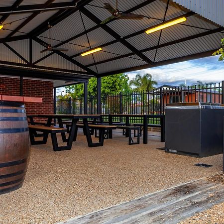Отель Big4 Albury Tourist Park Экстерьер фото