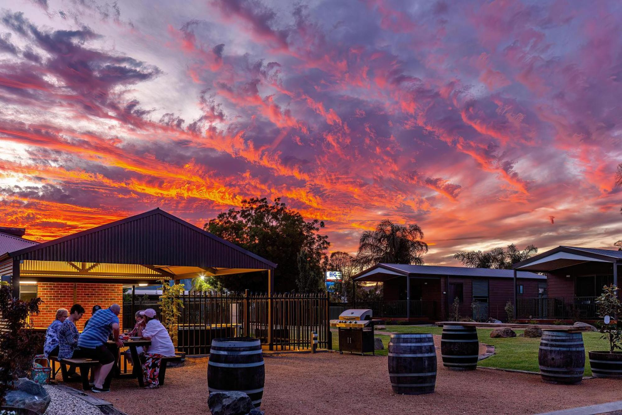 Отель Big4 Albury Tourist Park Экстерьер фото