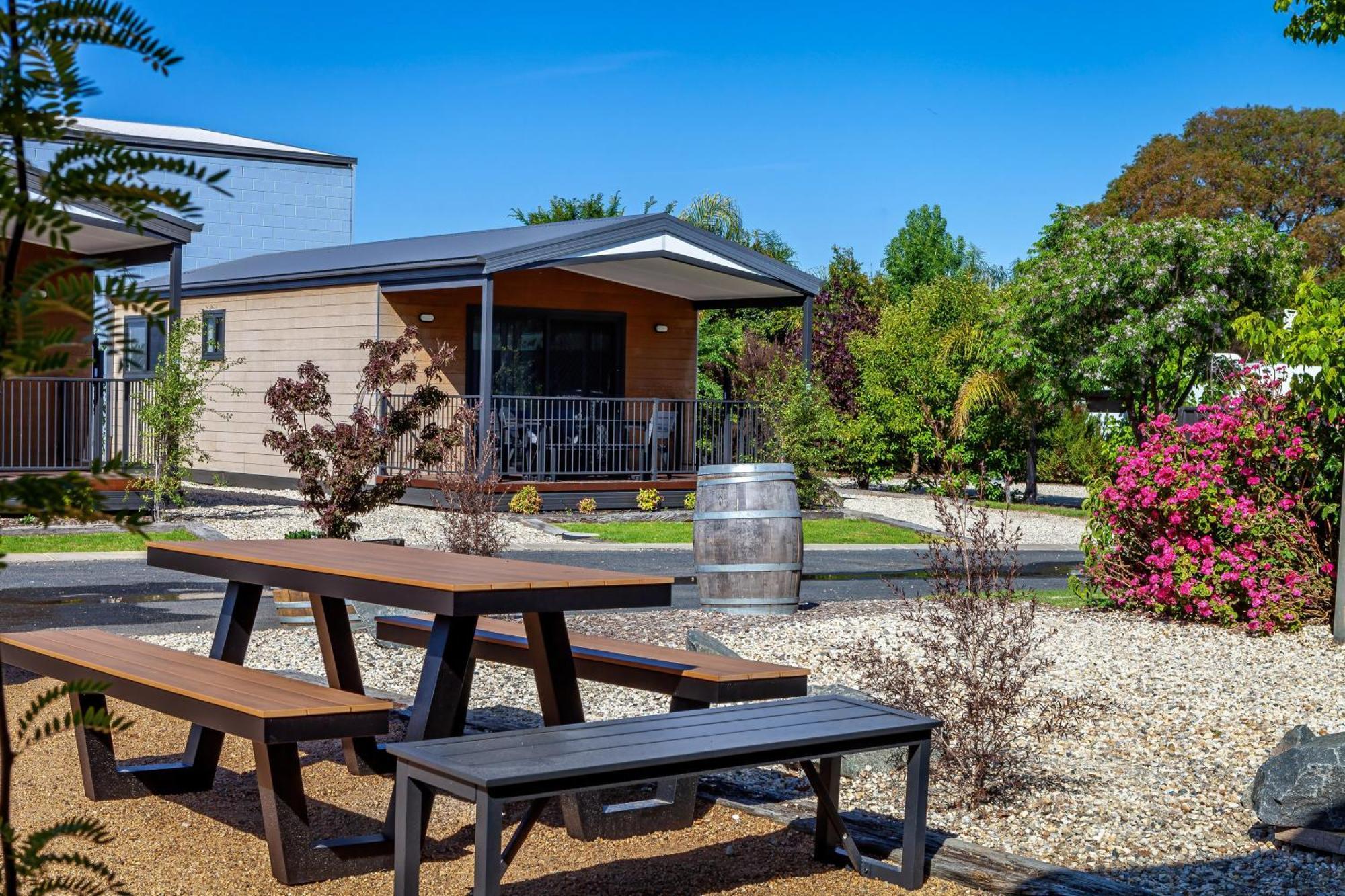 Отель Big4 Albury Tourist Park Экстерьер фото